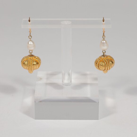 18 karat Yellow Gold Nautical Inspired Pearl Earrings - Picture 1 of 4